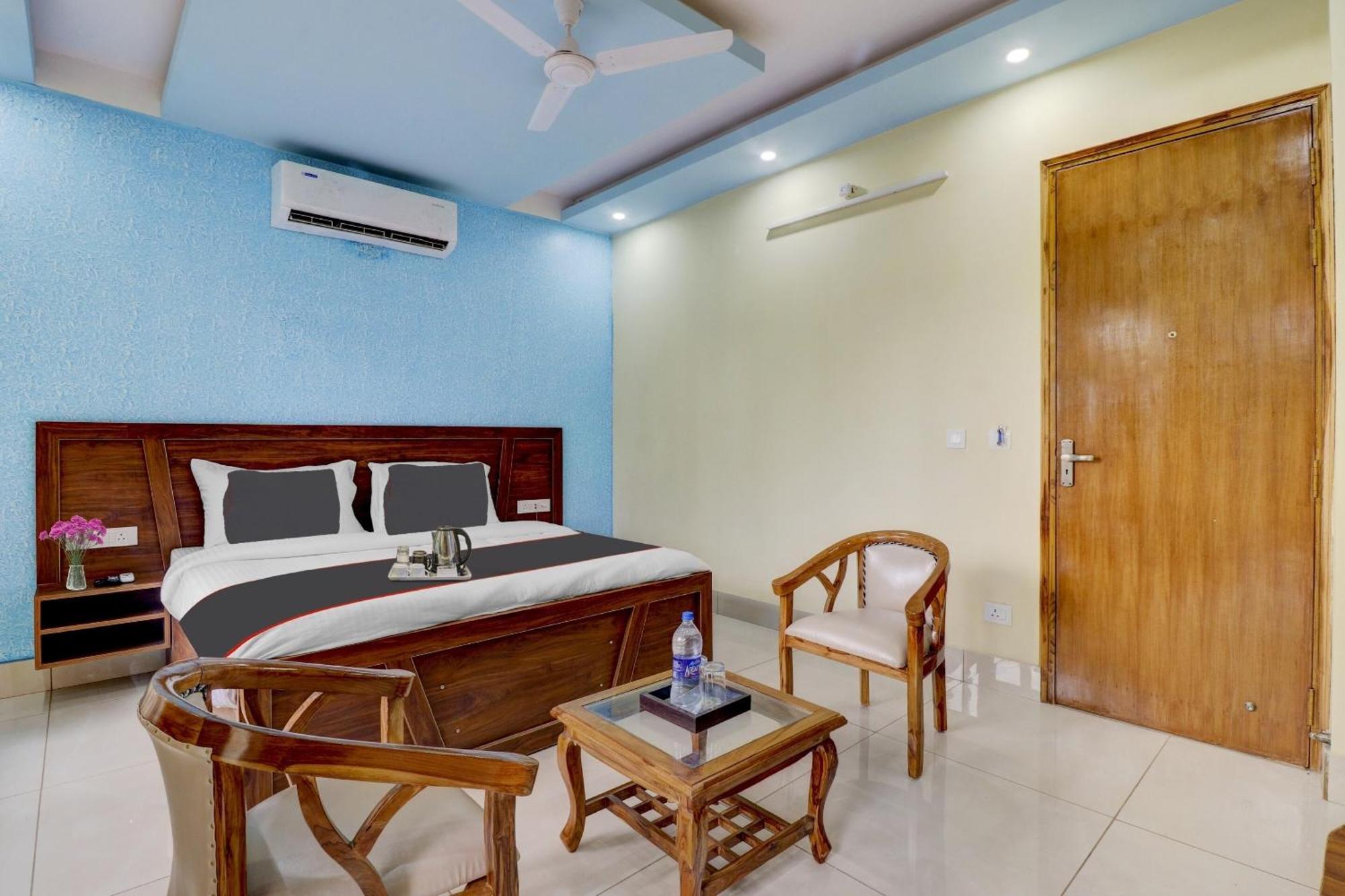 Super Capital O Crestwood Inn Dehradun Exterior foto