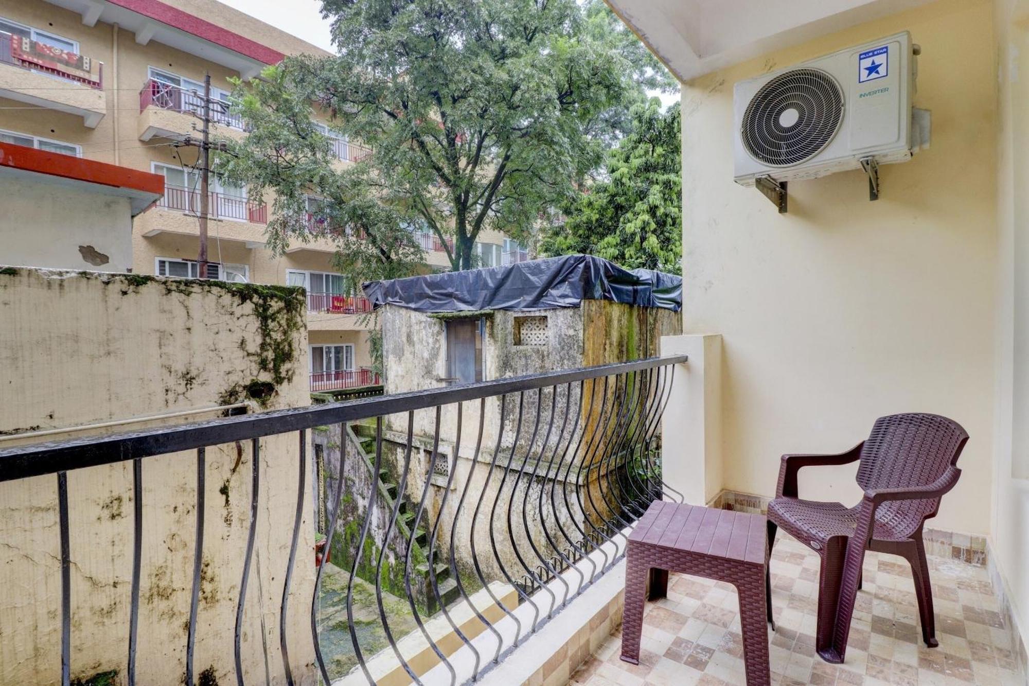 Super Capital O Crestwood Inn Dehradun Exterior foto